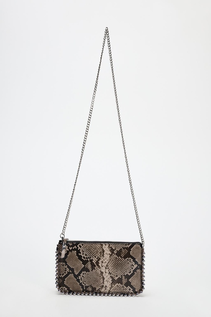 CARTERA BANDOLERA TACHAS