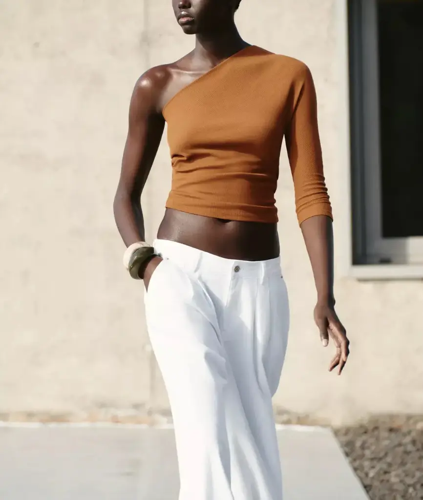 TOP RIB ASIMETRICO TOSTADO