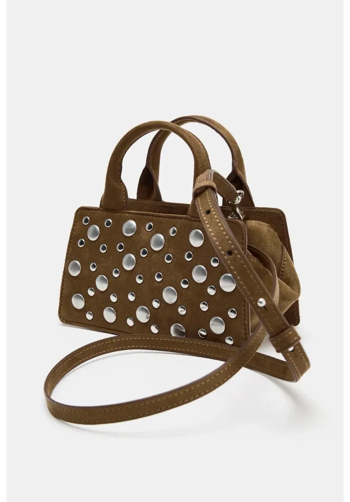 BOLSO DE MANO TACHAS