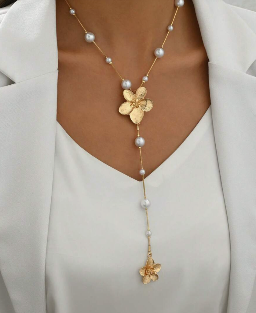 COLLAR EN FORMA DE Y FLORE PERLA
