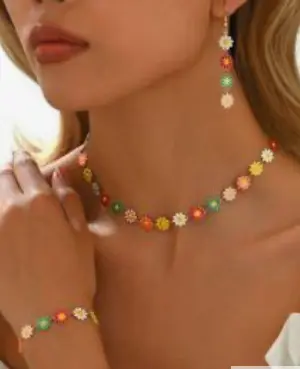 COLLAR MARGARITAS DE COLOR