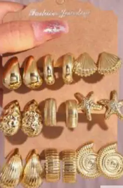 ZARCILLOS PLASTICOS DORADOS