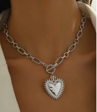 COLGANTE MINIMAL CORAZON