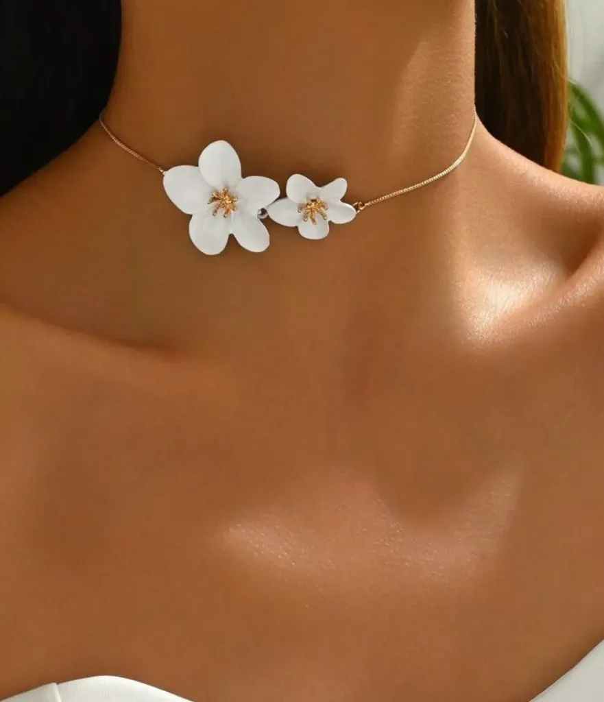 COLLAR DOBLE FLOR BLANCA