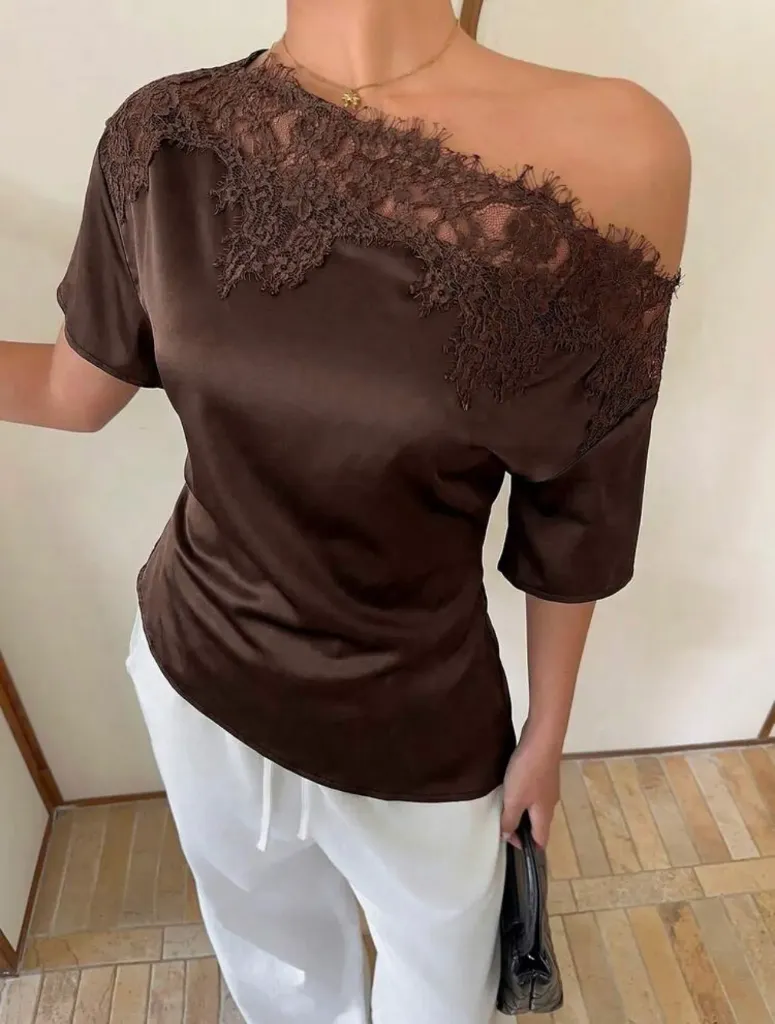 BLUSA CON ENCAJE M (S)