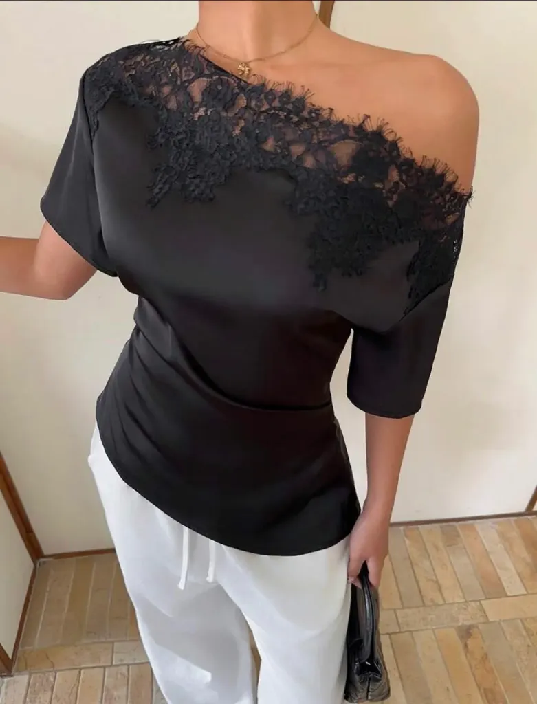 BLUSA CON ENCAJE N