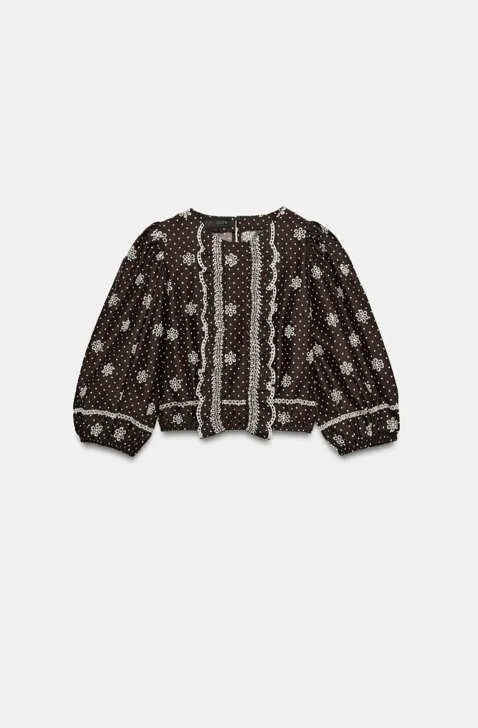 BLUSA DE LUNARES BORDADOS