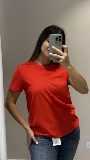 CAMISETA BÁSICA BAJO ASIMÉTRICO 