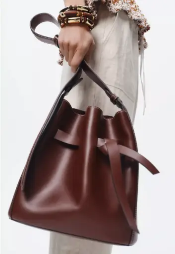 BOLSO NUDO